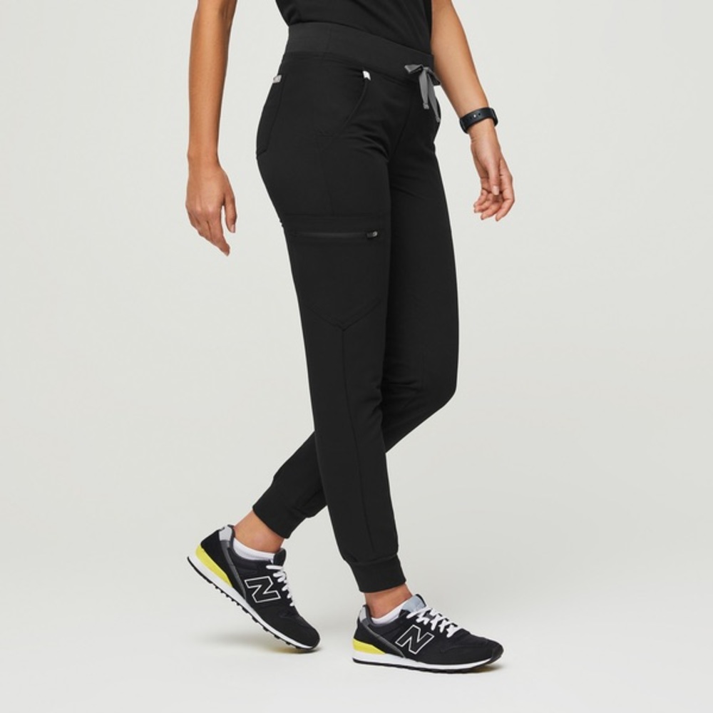 FIGS Techincal Collection Black Zamora Jogger Scrub Pants